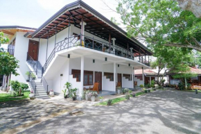 Surf Sea Breeze Apartments